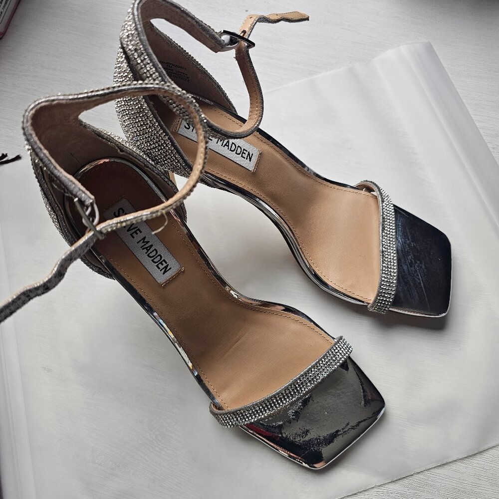 Steve Madden Piked-R Rhinestone Ankle Strap Dress Sandals SZ 7M NWOT